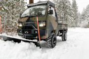 【海外の反応】日本の軽トラを除雪車に改造してみた！