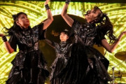 鞘師里保のTwitterアカウントは偽物のように見えるんだが　【海外の反応】