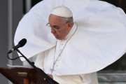 ローマ教皇「性行為は神から直接届けられた神秘的な喜び。熱心すぎる道徳で否定するのは誤りだ（ｷﾘｯ」
