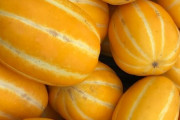 韓国人「日本人が食べない果物がコチラ‥」→「皮ごと食べると美味しいのに‥しかも日本起源」　韓国の反応