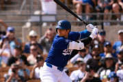 海外の反応   「7億ドルのホームラン」大谷翔平、ドジャース初ホームラン！