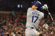 海外の反応    「ボンズの領土」大谷翔平、12号特大ホームラン！ボンズも見ていた！