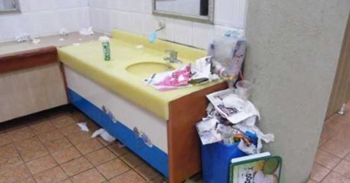 韓国人「日本人が韓国のトイレ文化を侮辱！」韓国人はトイレの後に手を洗わないのに、トイレで歯を一生懸命歯を磨いている！　韓国の反応 | 海外の反応アンテナ