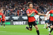 外国人「日本の未来だ」日本期待の20歳MF佐野航大、決勝ゴール！42戦無敗の首位PSV撃破の大仕事！海外のファンが絶賛！【海外の反応】　