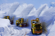 「世界一の降雪量を誇る青森県での除雪隊の仕事風景」海外の反応