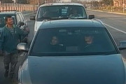 「信号待ちのときに後ろの車から男が降りてきた、ドキドキして見てたら…」→実はほっこりエピソード