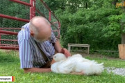 「父は動物たちを引き寄せる人柄の持ち主」アヒルやガチョウを愛し、愛されるおじいちゃんの日常にほっこり