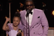 【海外】「8歳のメリーランド少女、父娘アルバムで史上最年少グラミー賞受賞！」