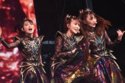 【海外】「GRAMMY.com」の『日本の伝説のポップメタルトリオ、BABYMETAL を知ろう』