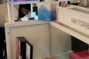 海外「白昼堂々と店の商品を盗むアメリカの強盗団」