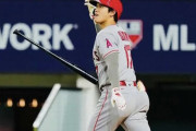 【海外の反応】大谷翔平がリーグトップに並ぶ同点19号ソロ！「歴史書に刻まれるバット投げ」