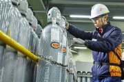 【悲報】韓国人「日本より進んだ世界初の技術、超純度フッ化水素生産技術開発！」→「詐欺でした。嘘がばれて株価16%急落！」　韓国の反応