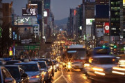 韓国人「韓国の江南大路にあるスターバックスがすごい」
