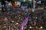 中国人「なぜ香港人は中国に反抗的なのか？」