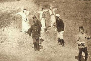 韓国人「また日本の蛮行が明らかに‥」朝鮮人３人を公開処刑し、その写真を大量生産し誇らしげに写真を販売していた　韓国の反応