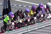 海外「凄い子供達だ！」日本で行われたランバイク選手権4歳ガールズクラスのレースを見た海外の反応