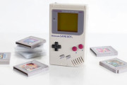 海外「見てみたいな！」日本の山奥でゲームボーイが発見される！その正体は…ゲームボーイ型ポストだった！？なぜこんなものが… 海外の反応