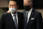 【悲報】韓国人「バイデンは何故日本にだけプレゼントを与えたのか？」→「韓国は国際的カモだから‥」　韓国の反応