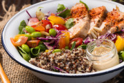 日本で外食するときに高たんぱく低糖質の食事をするにはどうしたらいい？←「ご飯を抜く」（海外の反応）