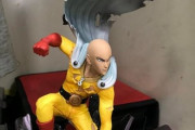 海外「自分が『ワンパンマン』のファンだと知った系列会社の日本人がこれをプレゼントしてくれた！」：海外の反応