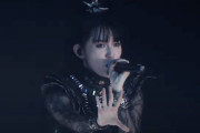 【海外】Kerrang『BABYMETALの新曲「Light And Darkness」のビデオ』