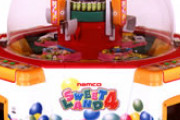 海外「叩きたくなる…」日本が生んだゲーセン名機『おかしプッシャー』の難しさに外国人悶絶（海外反応）