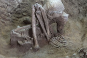 【海外】「14,000年前の煙で燻されたミイラが発見！人類最古のミイラの神秘に迫る」