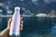 【海外】再利用可能な水筒、実はもっと洗うべき？研究結果が驚きの真実を明らかに！