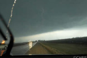 プリウスに雷落ちて無事死亡