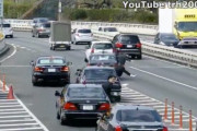 海外の反応：「危なくない？」日本の総理大臣の車列をSPが箱乗り誘導して高速道路に合流させる様子が話題