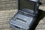 韓国人「80年代に発売されたソニーのビデオウォークマンを見てみよう」