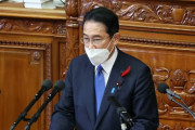 外国人「日本では首相が屋外のマスクは不要だと強調しないといけないらしい…」