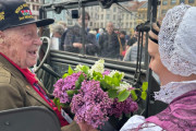 【海外】99歳のアメリカ人WWIIヒーローの旅行負債を、チェコ市民が力を合わせて支援！
