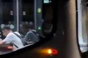 え？まだ人間が車を運転してるの？中国広州で自動運転バスの路上テストが始まる。海外の反応