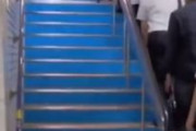 海外「日本人はとても規律があって素晴らしい！」←「みんな疲れて死人のように見える！」