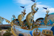 海外「日本のディズニーは人が多すぎる！ 平日なのに人気なのはなぜ？」→日本では大人にも人気があるんだよ