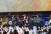 【海外】日本のロックバンド「Raise a Suilen」が大勢の観客の前で『メギツネ』をカバー