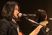 【海外】元さくら学院・⽇髙⿇鈴&新⾕ゆづみによるカバー「NUMBER GIRL（排水管）」のライブ映像