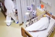 海外「看護師を幽霊だと勘違いする女」