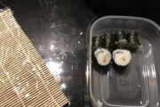 イギリス人「早起きして自分でランチの寿司を作ってみたよ！」