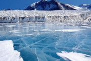 【海外】「南極がたった2年間で2000億トンの氷を増加！科学者たちが驚くその理由とは？」