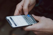 毎月のケータイ料金ってなんでこんなに高いの！？「まるで強盗！」「無制限はウソだよね。遅くなって使えない！」海外の反応