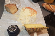 フランス人「世界のみんなは普段どんなチーズを買ってるの？」