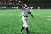 外国人「45歳でもレーザービーム送球できるイチローが凄すぎる！」