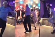 キレキレのダンスをするおじいちゃんと若者とのダンスバトルが凄すぎる！