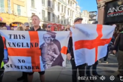 英国在住ハマス支持者、イギリス右派勢力デモ隊の英国旗を奪い参加者に暴行[海外の反応]