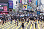 海外「香港で国家安全法に反対する抗議が起きる。催涙ガスが発射され180人以上が逮捕」
