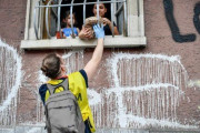 海外「イタリアのマフィアが困窮している住民に食料を配布する」