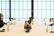 韓国紙「韓国をスルーしたポンペオ、日本の菅首相とは2回会う」
