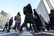 韓国紙「賃金労働者の月平均賃金、320万ウォン ... 4人に1人は月給150万ウォン未満」韓国の反応
